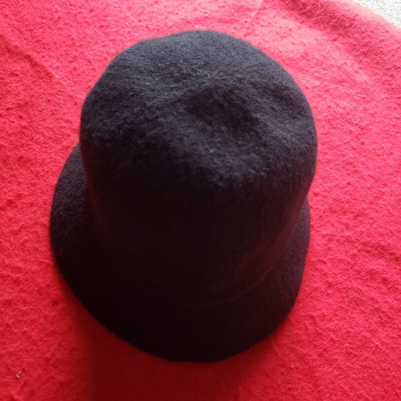Nine West Black Wool Felt Hat - Women's one size fits all - Mint Clean Condition - Picture 2 of 7